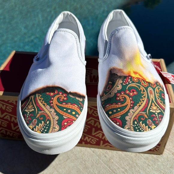 VANS Burn Baby Burn Classic Slip On New In Box Size 9 - Picture 6 of 10